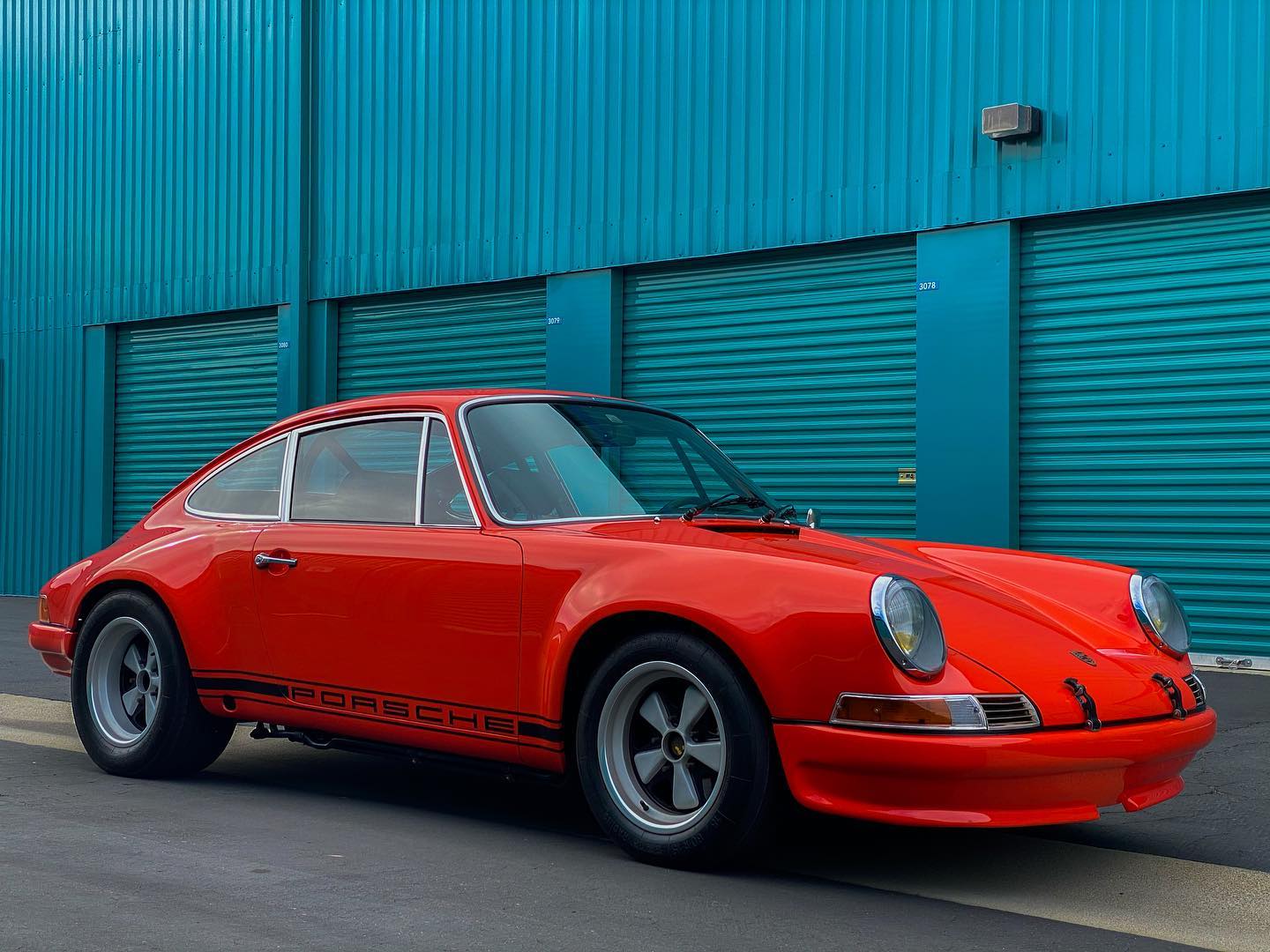 EVERRATI INTRODUCES ELECTRIC PORSCHE MODEL INSPIRED BY ICONIC 911 ST - https://thepowerplayermag.com/everrati-introduces-electric-porsche-model-inspired-by-iconic-911-st/ #news #cars #porsche